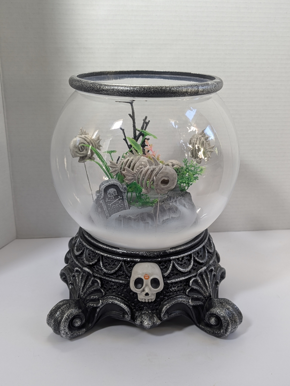 Hyde and Eek Target Exclusive Life-size Animated Halloween Haunted Fishbowl